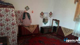 نمای داخل اتاق اقامتگاه بوم گردی سنام - ساری - روستای سنام